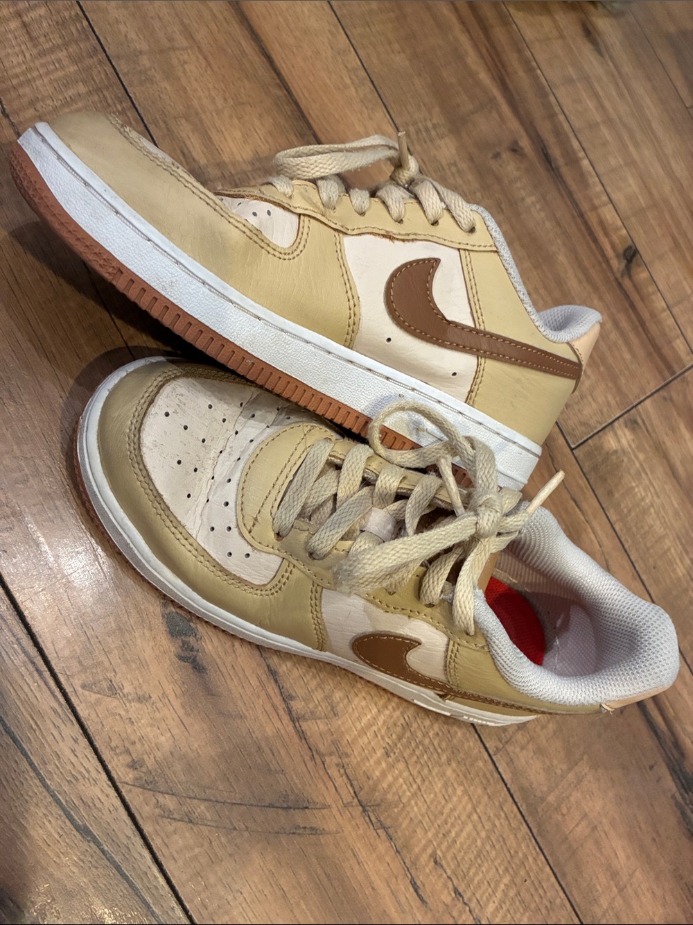 Kids Nike Dunks Low-Top Sneakers in Cream and Brown